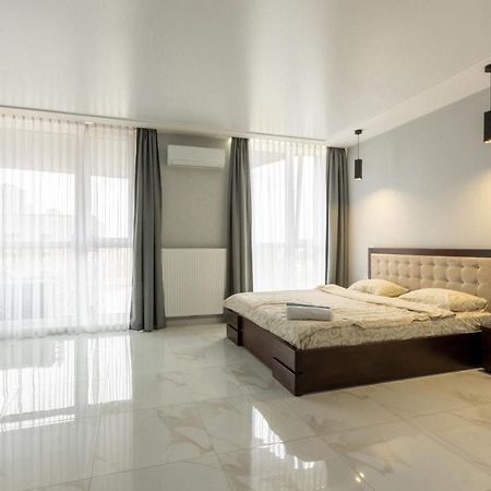Vip Apartment Near Center Lviv Luaran gambar