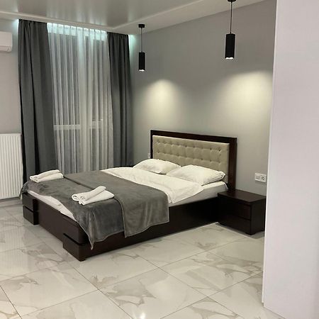 Vip Apartment Near Center Lviv Luaran gambar
