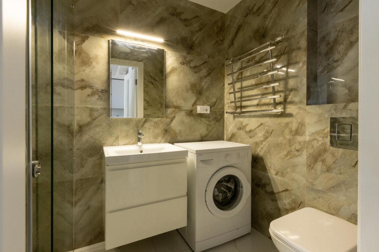 Vip Apartment Near Center Lviv Luaran gambar